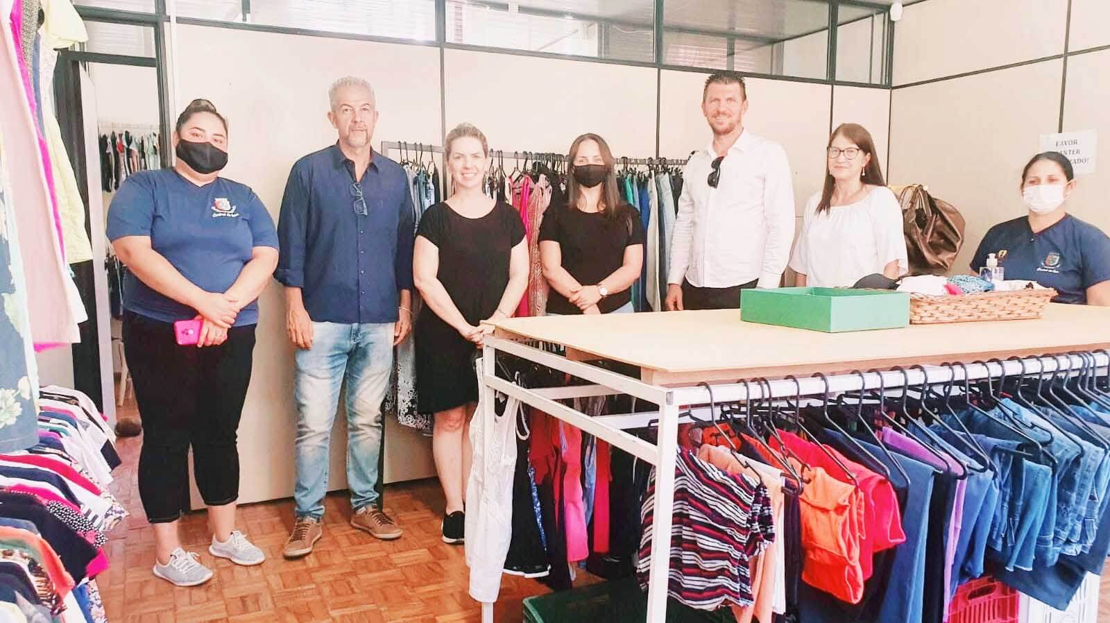 Comitiva de Três Passos conhece a Central do Bem